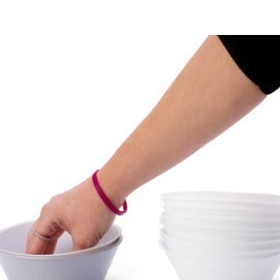 PetsyPlates are disposable pet dishes that are great for travel and daily use. Ideal for small and medium sized pets. Shop Now! http://t.co/yyGOd1Zw