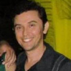 Designer de moda, ator, pintor, desenhista, sonhador, realizador, crítico e idealizador. Pé no chão e cabeça no alto. Uma metamorfose ambulante.