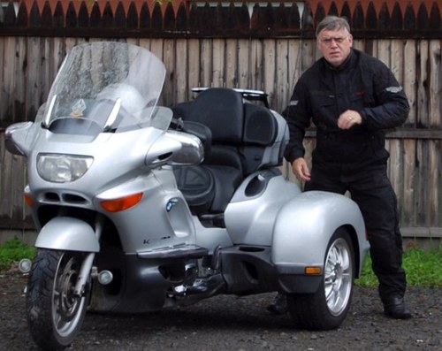 Loves God , wife Maggie and my three girls. Also motorcycles. Failure is Not an  option.  born Norwich UK