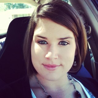 Hi! I'm Sarah. I'm 22. i love FL, thats why i reside here :) married w/ a little boy & they are my everything!!