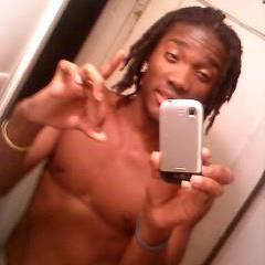 Im Riahh's Boyfriend. ♥ But anyways follow me I follow back.