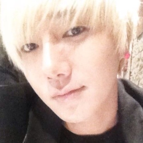 SUPERJUNIOR yesung 非公式bot 無愛想気味だけど仲良くなれば優しいです。 R18/BL/相談内緒話はDM/tictoc:yyys017対応 @くれないとリフォロできない 12.10.17〜12.12.8