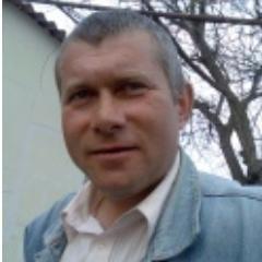 Родился в городе Петровске, Саратовской области. С 1979 года живу на Украине.