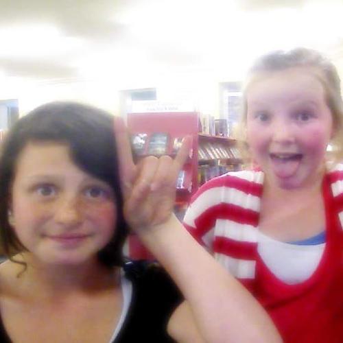 I love Titanuim and Justice crew 3 ILY  and and and @Niall_Horan 3