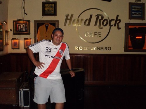 Fanático del Deporte en General, en especial Fútbol, F1, Tennis y MTB... Además Músico de Corazón!!!