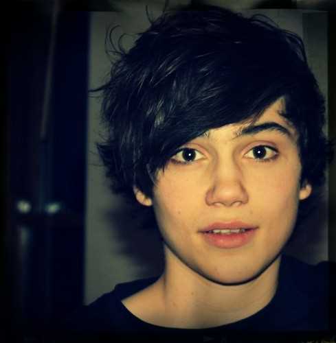 Follow me and ill follow backk xxx
