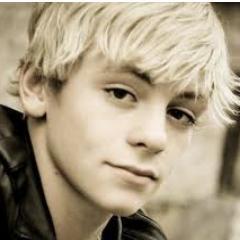 I am 12 years old I love Acting, I take Acting and I love Ross Lynch & Bridget Mendler she is so Hot!!!