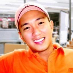 Work-at-home-dad. Yg and Za, my sons, my wife, my world.
Loves basketball and MMA, poker, Dota 2, and the ears and eyes for anything tech.