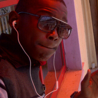 bizzyemex's profile picture. I promise 2 b on point 4de rest of ma lyf