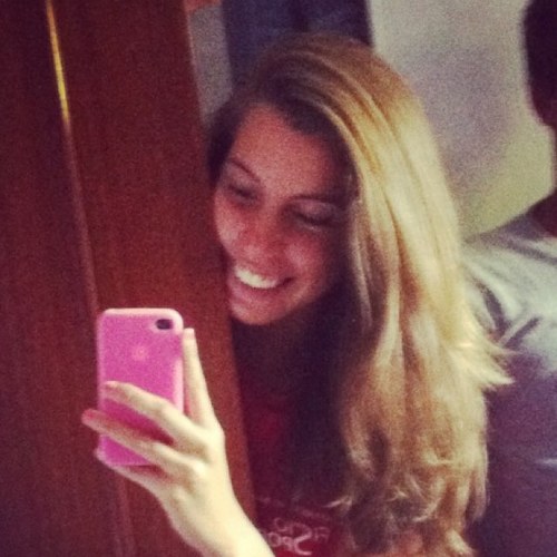 clarafabregat's profile picture. 