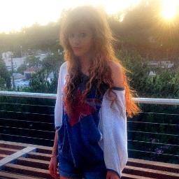 Welcome to the official page Bella Thorne. I was born on 8 October 1997 in Pembroke Pines.
I am a professional actress and fashion model.