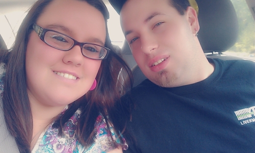 Im 19,I'm married to ronnie logan,we have a 1year old son. I love my little family more than anything in this world