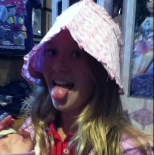 hey! im kelley and i love one direction so much: harry, niall , lou, liam, and zayn3