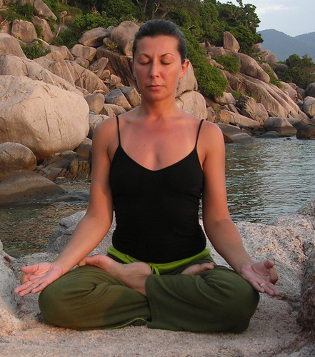Prof de Yoga et Masseuse bien-être sur Toulouse ,organisatrice de voyage en Inde autour du Yoga.Intéressée par l'Art,la Musique elektro,les Voyages,la Nature
