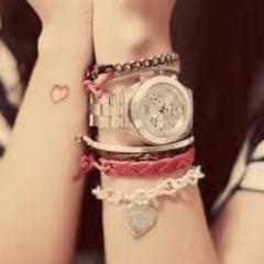 Oie,Sou apenas uma garota que gosta do mundo Teen ... FC: @WishRebelde_