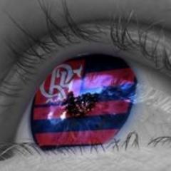 Em nossas loucas tentativas, renunciamos ao que somos pelo que esperamos ser.