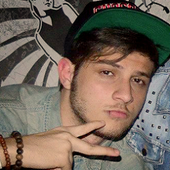 Esquecer você seria: perder a minha identidade, mudar a minha personalidade, apagar a melhor parte da minha vida. Eu te amo, @ChayLeao .