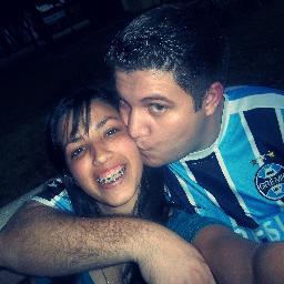 Mulher, amiga, filha, esposa de Jonas Souza. E é claro serva de Deus... sou  grata a Ele por tudooo;)!!!