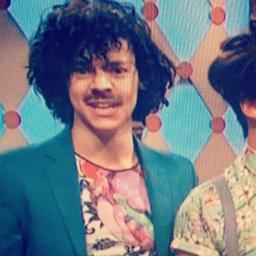 Hello :D I'm 1/5 of Juan Direction..And if you follow, thank you..I Love You .xx