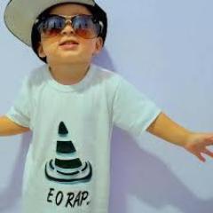 - ATENÇÃO !!
-  EU RESPIRO O @AriConeCrew ! E ELE É SÓ MEEU ,BELEZA ?! :3 
- Dona: @Caroll_hen ou @Pimentinhaah_ c: