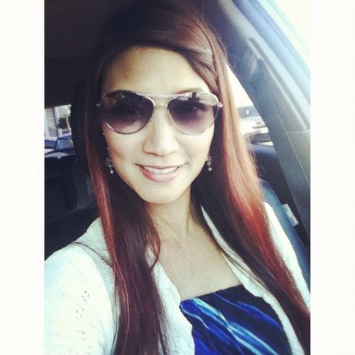 mom, wife, sfgiants fan, pool player, photographer, lego collector, wanna-be chef extraordinaire, and hopeless romantic