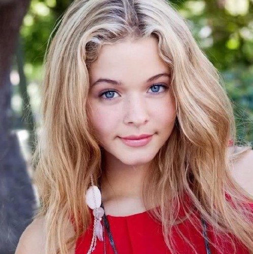 I'm Emma.. Well, I think I am.. I'm the Captain and flyer on the Cheerleading squad. Every guy wants me and every girl wishes they were me. I'm dating Aaron.