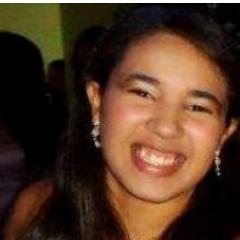 Graduanda em Educação Física Licenciatura.
Feliz ou não, a lei da vida é seguir em frente com a cabeça erguida. (Renato Russo)