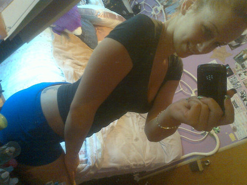 xo_BbyBadd's profile picture. 17,February14 (:, Employedd, #TeamThick #TeamSingle #TeamIdgaf #TeamFckYourFeelingss (: