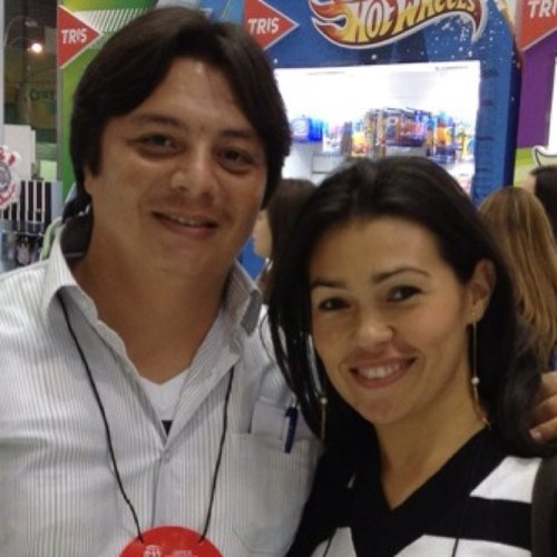Muito bem casada há 24 anos, mãe de 3 filhos, e tenho dois netos lindos ,sou da RCC graças à DEUS, e no caminho para o Céu , junto com a minha Família :)