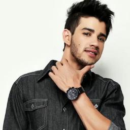 Tomou conta de mim,
Não sei como explicar,
Só sei que foi assim,
Meu coração só pensa em te amar.♪♫
Fã club para o cantor Gusttavo Lima,criado dia 21/10/12.
