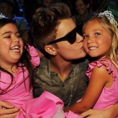 Two girls with a dream. @JBxCheyenne & @BieberCertified. Help their dream come true. Tweet #JBMeetCheyAndHailey. #BeliebersHelpBeliebers. Click link below.