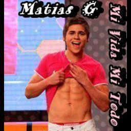 Simpatica, amorosa y amable...
amiga de mis amigos y cariñosa con ellos y la gente buena onda...
amo a Matias Gil es mi amorsh platonico...
