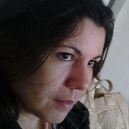 Jornalista, radialista, produtora, assessora de imprensa, especialista em Comunicação Televisiva, Mestranda em Comunicação.