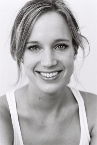 Eline_Lippmann's profile picture. part-time Teamleider in de Zorgsector, toneelspeelster bij HIDA (Holland Institute of Dramatic Arts), Freelance psycholoog/trainingsactrice, actrice commercials