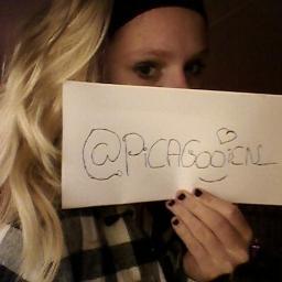 Stuur je foto in en we droppen je picture, simpel. Beheerders: @J0EYY_ - @Armootje - @JOSHUA_0492 . || afentoe Random Tweets. || opgericht op: 20 Oktober 2012.
