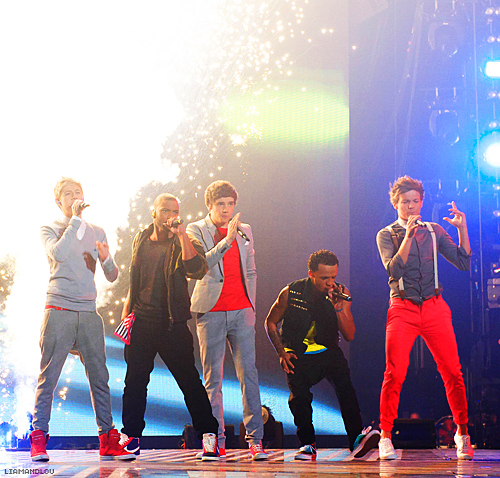 Thankyou god & jesus for One Direction and JLS. personal: @isobellovesjls and @PrinyDirection1