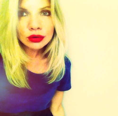 Dasha_Champagne's profile picture. I don't mind living in a man's world as long as I can be a woman in it