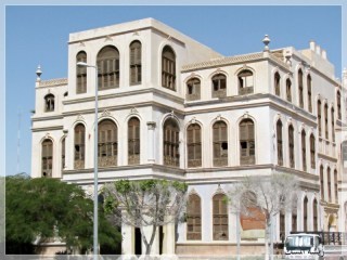 ↓◦ لا تنسَى أنك إنسان حُر ، لذا لا تخجل من إظهار عواطفك متى شئت ..