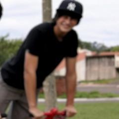 Mesmo sem se sentir que não há tempo que volte amor,Vamos viver tudo que há pra viver,Vamos nos permitir,Hoje o tempo voa amor escorre pelas mãos♫