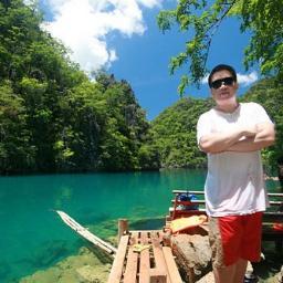 Funny, simple. Filipino guy living the dream