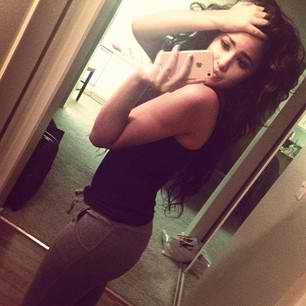 Just a simple girl, living in a simple world..rocking short shorts and tanks in Cali 18 years of age..FL/RP/Single/BI