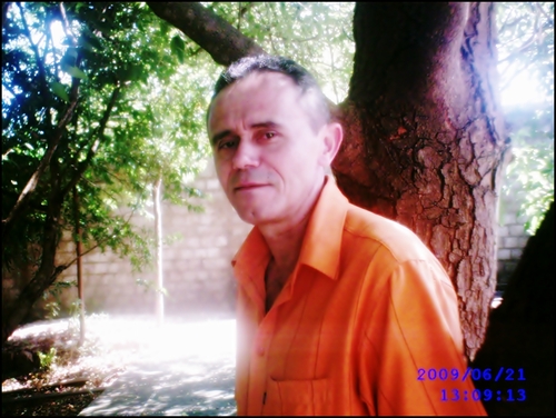 Gosto de aprender e praticar internet marketing, criador do blog http://t.co/pJ9WG8juVA