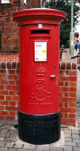 This post box in the middle of Mystic Falls. [Send me your crush messages and i'll post them anonymously. {TVD-RP fandom and #OCs only}]