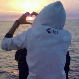 أَنـــيق فـي تــعـآملـي ., صــريح فــي عــبآرآتــــي .. انــآآ رجـل تـآآه فـي زمـن ( العجـآآيـب ) . , !