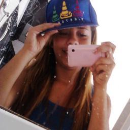 pensαmentos me levαm α refletir e fαzem com que nós sejαmos mαis fortes que o medo ;*