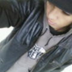 dizem que sou: querido,engraçado,brincalhão,e eu tenho uma tatuagem!!  hahahahahah' u.u' e amo a limdja da @Cuuupcake_ ;3