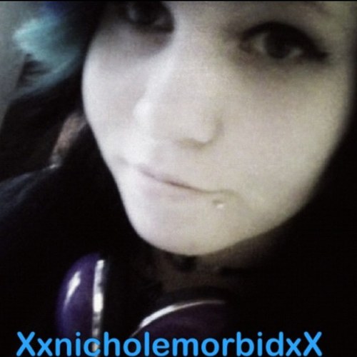 Xmak_massacreX's profile picture. 16.scene.famous site model on instagram and facebook.some of the pictures on here arent mine theyre hair colors i like, so dont freak out lol, i love you guys