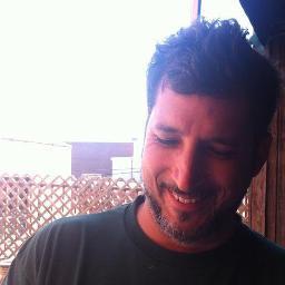 Freelance arts&performance writer. Independent curator and organizer. Poet and teacher. Flaneur and Poetry Fox.