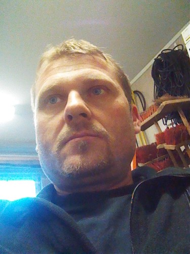 vaktiskarlsson's profile picture. Brandman/Fastighetsskötare med 2 barn och hustru