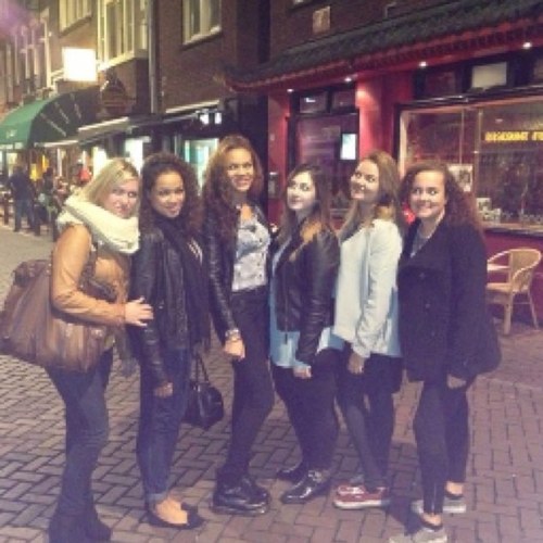 A bunch of singing girls! Business Enquiries: @betulsreckoning
